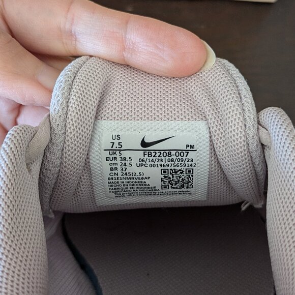 Women's Nike Revolution 7 Running Shoes - Sz 7.5 - Picture 3 of 7